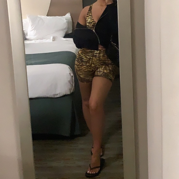 naked wardrobe romper - Picture 1 of 3